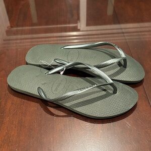Havaianas green shimmer Flip Flops